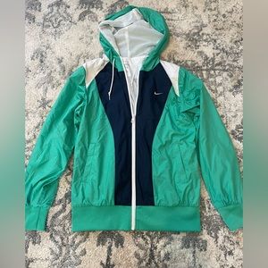Nike Women’s Sportswear Windrunner Jacket size Large